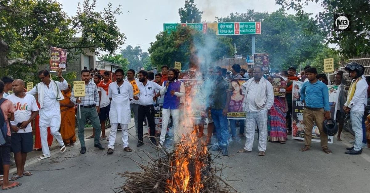 सरायरंजन में NH-322 जाम: आरोपी शिक्षक की गिरफ्तारी की मांग, 4 घंटे बाधित रहा आवागमन